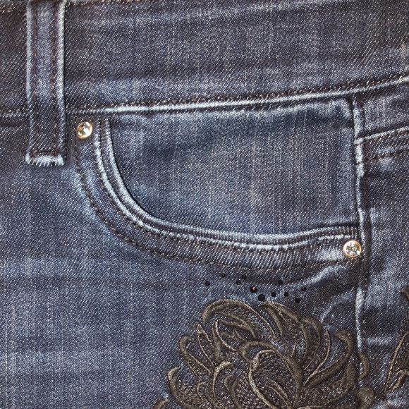 WHBM APPLIQUÉ JEANS - Picture 11 of 11